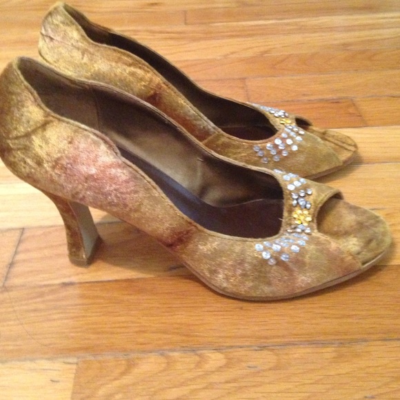 Vintage looking heels