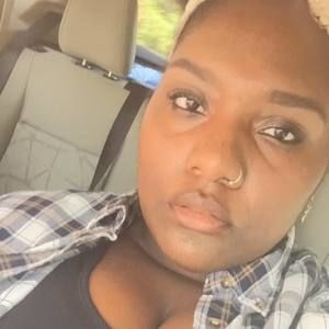 Meet your Posher, Desiree