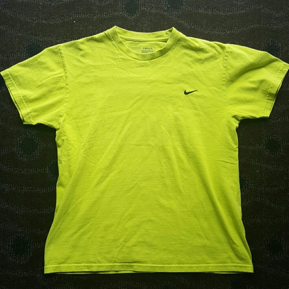 Lowest Price: Nike T-Shirt