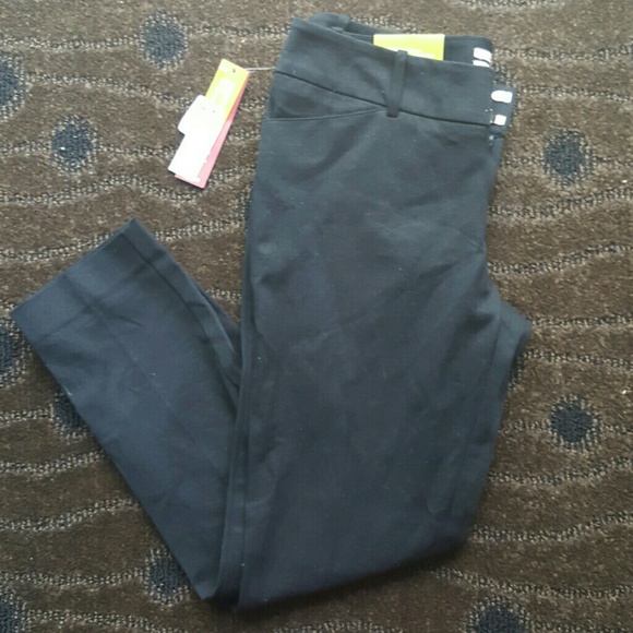 Modern Fit Mid Rise Slim Hip Thigh Ankle Trousers