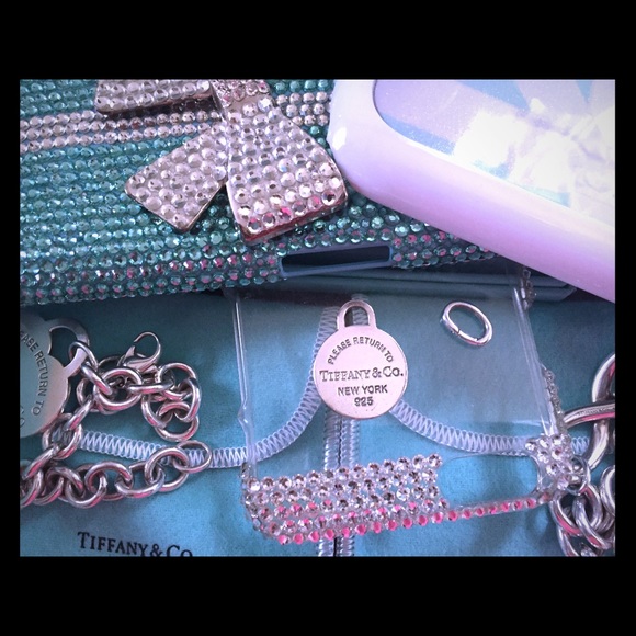 💚💙Authentic Round Return to Tiffany charm!