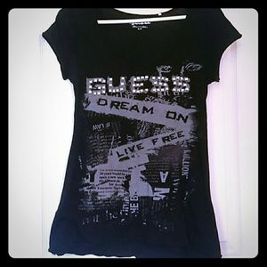 Guess T