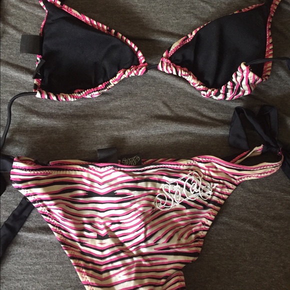 Bikini! 👙 - Picture 2 of 2