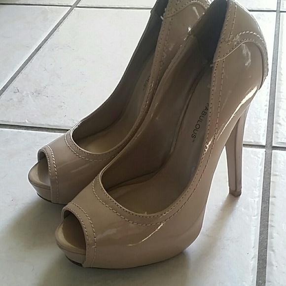 Final price drop! Tan heels, new! - Picture 2 of 2