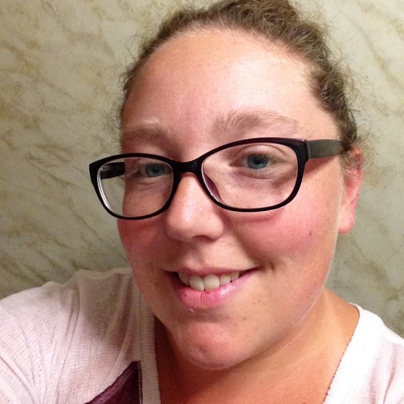 Meet your Posher, Angelique - Picture 1 of 1