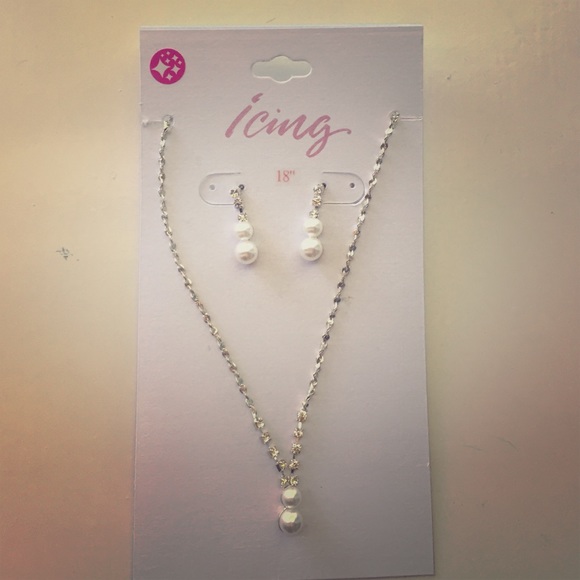 Faux pearl and silver necklace with earrings set