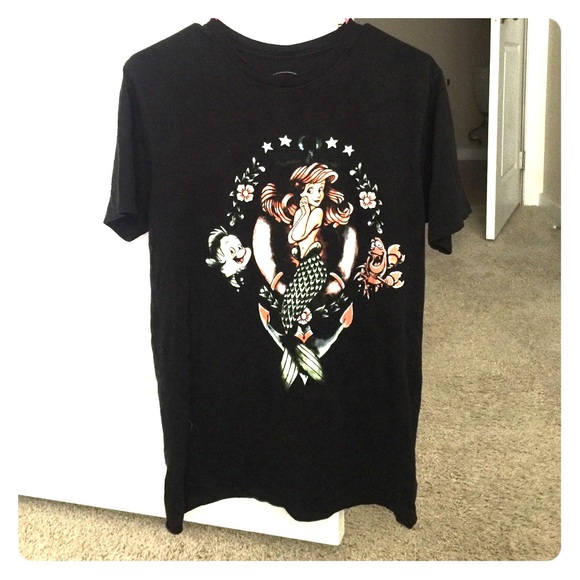 ariel graphic tee