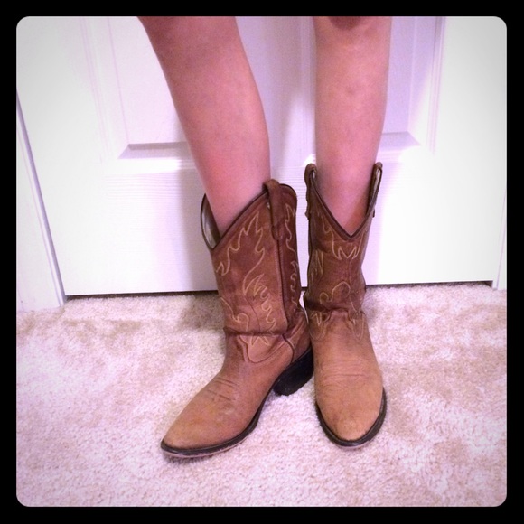 Shoes - SUPER SALE!!! ~ leather ~ Approx. SZ 6-7