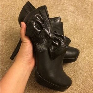 Cute boots.