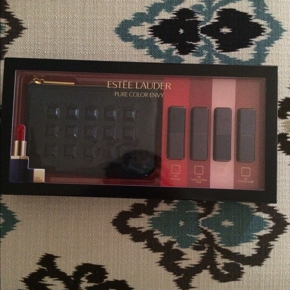 Estēe Lauder lipstick set