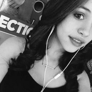 Meet your Posher, Carolina