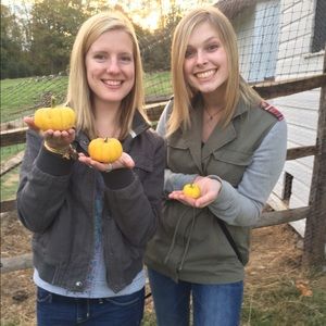 MEET THIS POSHER👋🏼