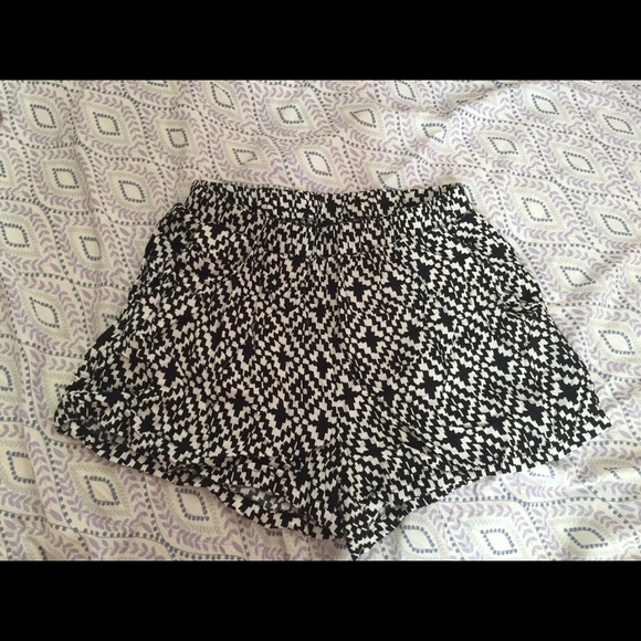 Cute high-waisted patterned shorts