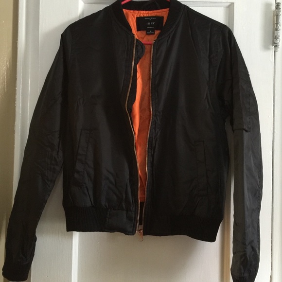 Cute navy blue bomber! perfect for fall weather