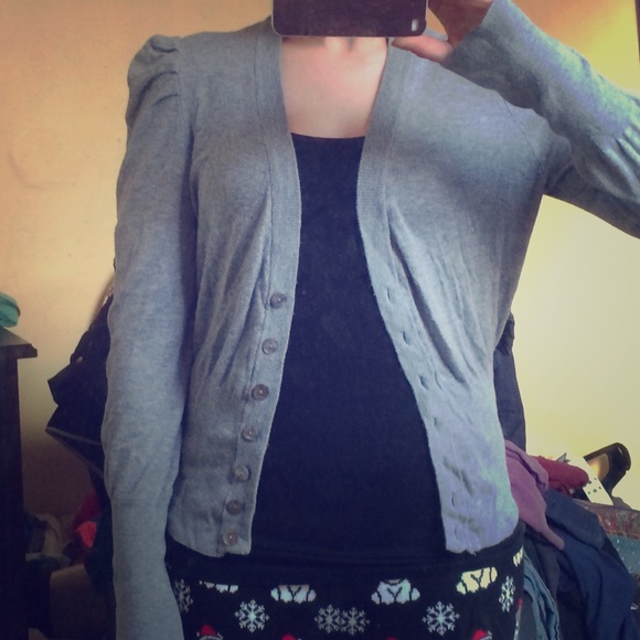 Gray Forever 21 cardigan w/ rouched shoulders