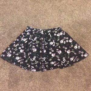 flower patterned high-waisted skirt🌷