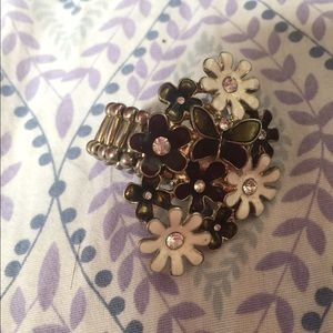 Flower/bouquet ring