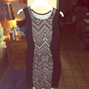 Body con tribal print dress