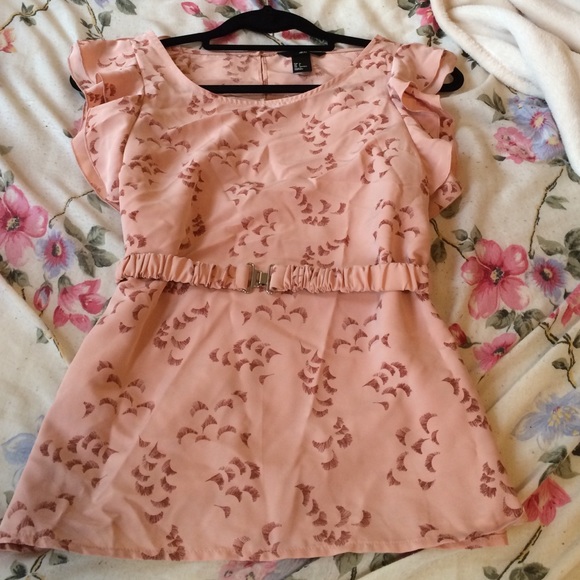 Gorgeous silky ruffle-sleeved top from H&M
