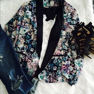 Soft & silky floral blazer