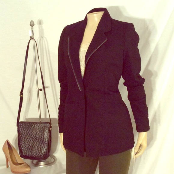DKNY Jackets & Blazers - DKNY black blazer with zipper detail