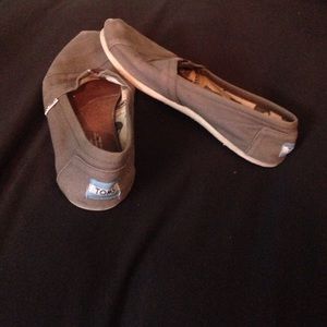 TOMS shoes