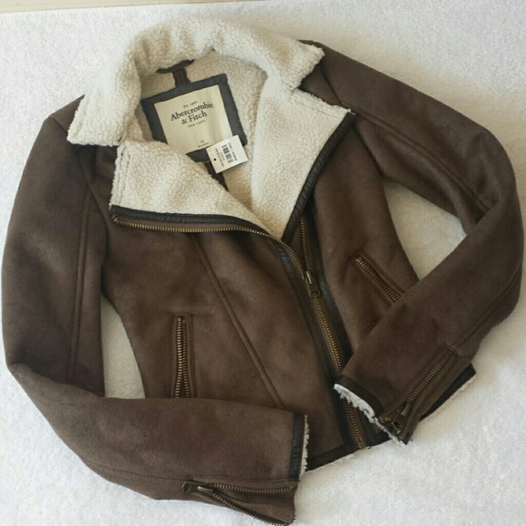Abercrombie & Fitch Jackets & Blazers - NWT Abercrombie and Fitch shearpa jacket