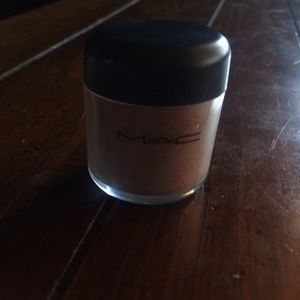 MAC Pure pigment in Bronze!!!