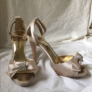 Pinky Champagne heels