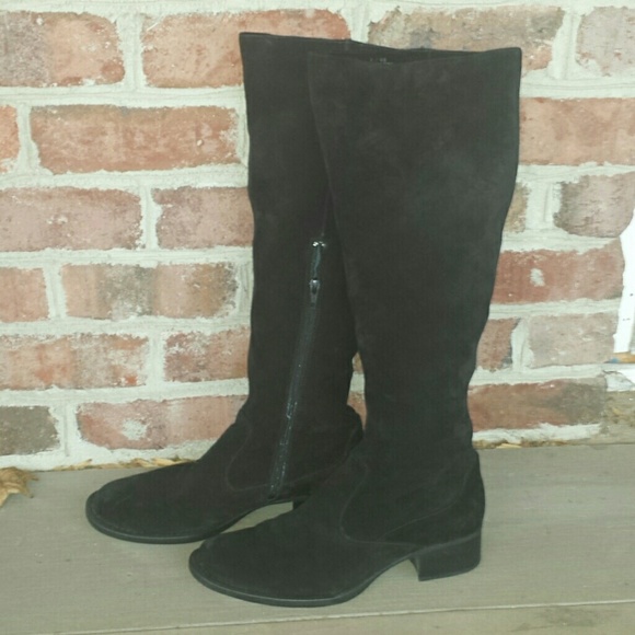 SOLD!!  Size 9 Born Crown "Abrielle" boots