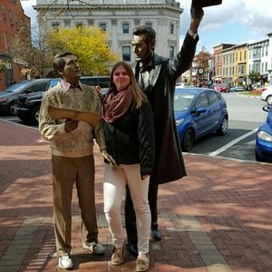 Meet your Posher, Elizabeth