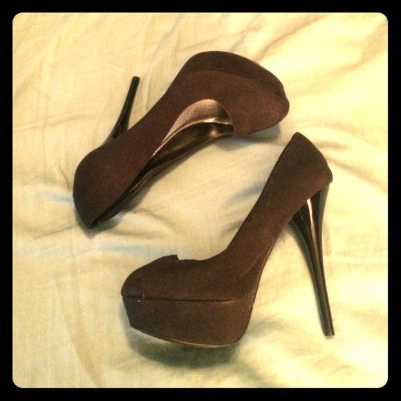 Black suede heels - Picture 1 of 2