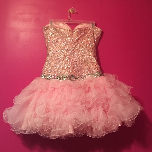 Prom dress - Picture 2 of 2