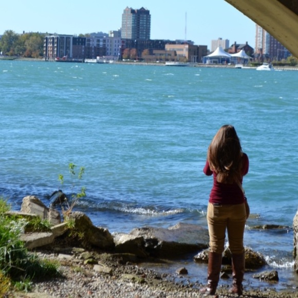 Meet your Posher, Alyssa - Picture 1 of 1