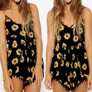 Black Sunflower Boho Pom Trimmed Romper, Sz Small