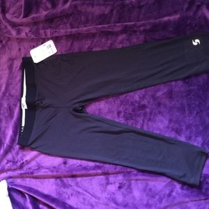 Black soffe Capri spandex dry fit pants