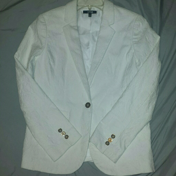 Apt 9 White Blazer