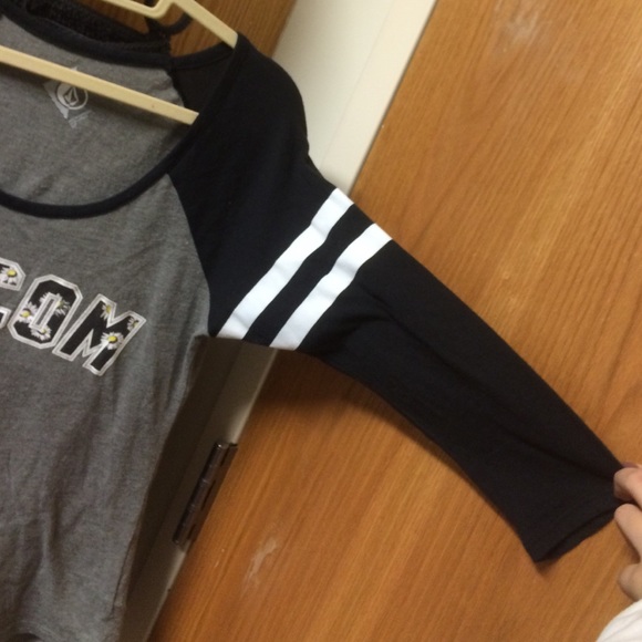 Comfy t-shirt with daisies! TONIGHT ONLY SALE! - Picture 4 of 4