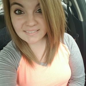 Meet your Posher, Caitlin