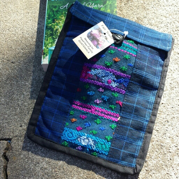 GWaC Guatemalan Embroidered Pouch - Blue
