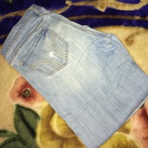 Light Wash Distressed Hollister Skinny