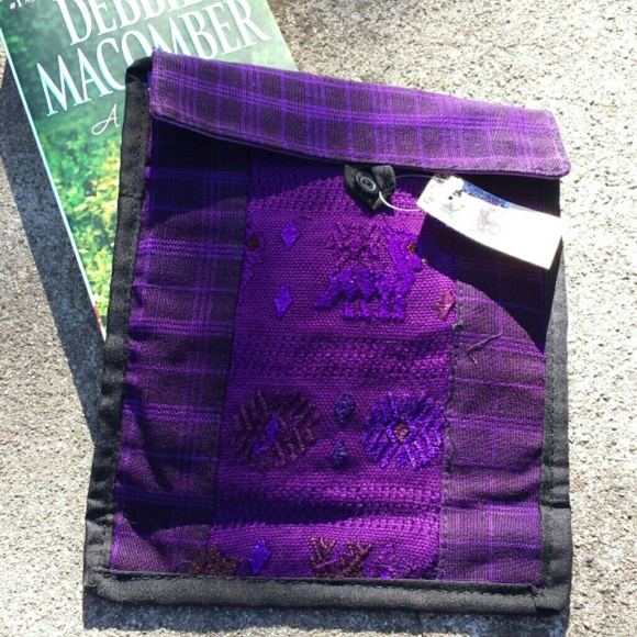 {HP} GWaC Guatemalan Embroidered Pouch - Purple - Picture 1 of 1