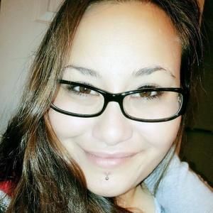 Meet your Posher, Elise