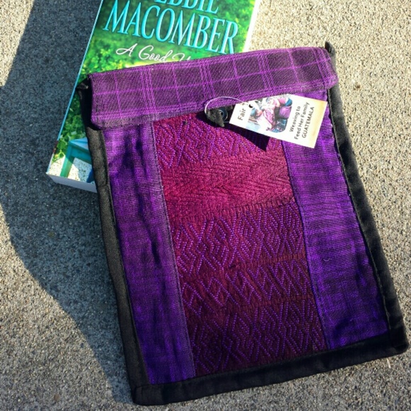GWaC Guatemalan Embroidered Pouch - Purple