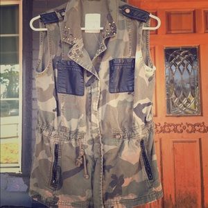 Cargo vest