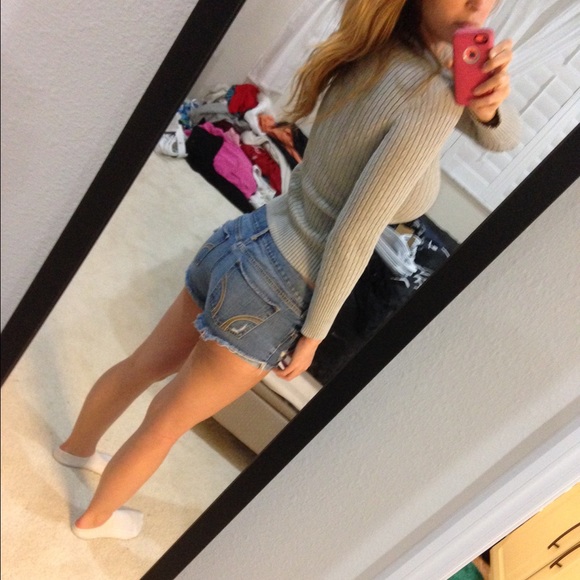 Cute sweater - Picture 2 of 2