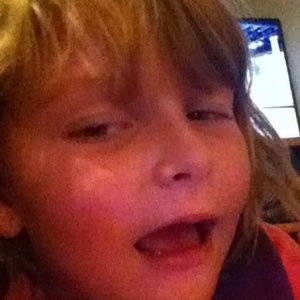 Meet your Posher, Ella