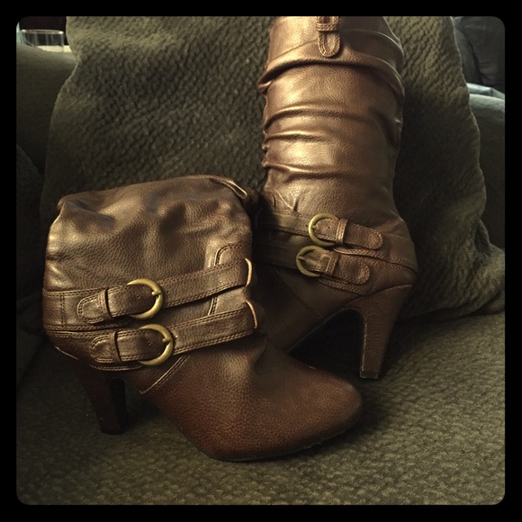 🍁NWOT! Brown Heeled Boots🍁