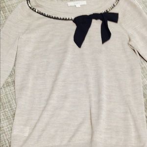 Barely worn fall sweater with great detail