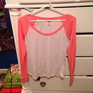 Vs pink shirt